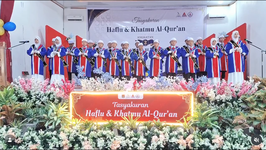 Tasyakuran, Haflu & Khatmu Al-Qur'an SDIT Adzkia Bukittinggi